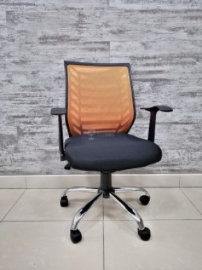 Кресло Barneo K-138 для персонала (черная ткань оранжевая сетка) в Екатеринбурге - ekaterinburg.mebel-74.com | фото